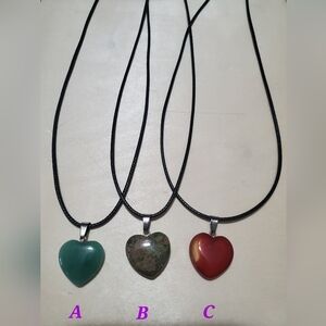 (1) Healing heart stone Necklace